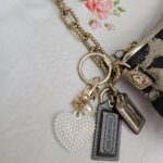 Vintage Y2K Coach Lurex Poppy Gold Hardware Small Shoulder Bag🌺🩷 - Image 3