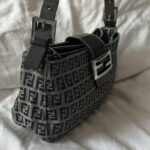 🍇💜Preowned NAVY FENDI BAGUETTE🍇💜 - Image 4