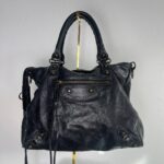 Preowned Authentic 2013 black balenciaga city velo bag🌲🍀