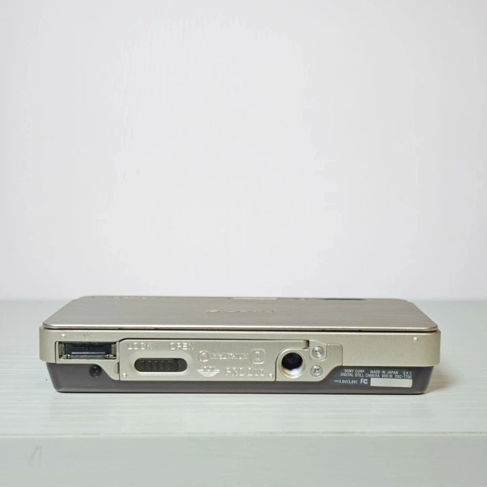 📀 LUXE GOLD Sony Cyber-shot DSC-T700 // English Menu ✨ 4GB Internal Memory - Image 7